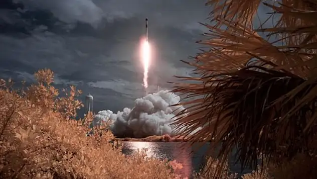 Uzay Yolculuğu İçin Tarihi An! SpaceX, 2 Astronotu Uzaya Yolladı!