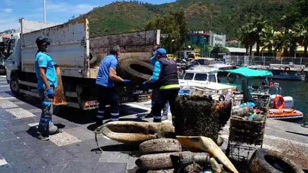 Marmaris'te, Deniz Dibi Temizliğinde Alışveriş Arabası Çıktı