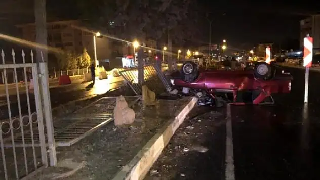 Yatağan'da Yasağı Delip Sokağa Çıkan Sürücü ve Arkadaşı Kazadan Sonra Kaçtı