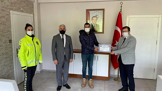 Yatağan'da Başarılı Polislerin Aileleri Ödüllendirildi