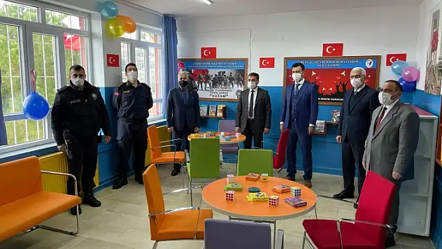 Yatağan 'da Polis Amca Kütüphanesi Açıldı