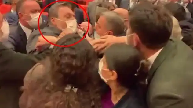 AK Partili Alpay Özalan, HDP'li Gergerlioğlu'nu Genel Kurul'dan Çıkarmaya Çalıştı