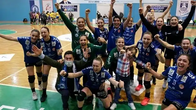 Yalıkavakspor'da 5 Pozitif Vaka Çıkınca Maç İptal Edildi