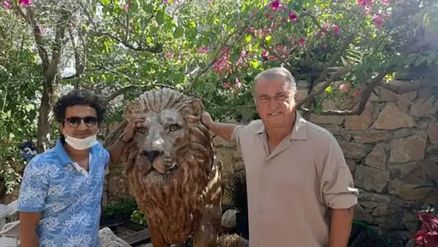Fatih Terim, Bodrum'daki Evi İçin 2 Aslan Heykeli Yaptırdı