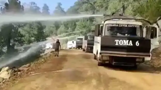 Köyceğiz'deki Orman İşçisinin TOMA'ları Görünce Yaşadığı Sevinç Kameraya Yansıdı