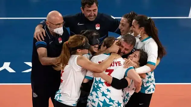 Bir Altın Madalya da Paralimpik Oyunları'ndan!