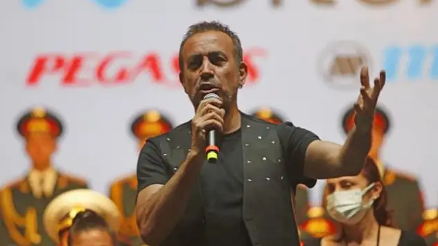 Rus Kızılordu Korosu ve Haluk Levent Fethiye'de Konser Verdi