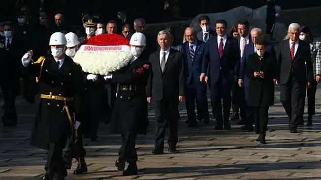 Başkan Gürün'ün de Aralarında Bulunduğu CHP'li Başkanlar Anıtkabir'i Ziyaret Etti