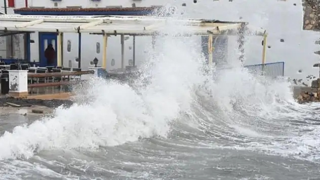 Bodrum'u Vuran Fırtına Hayatı Olumsuz Etkiledi