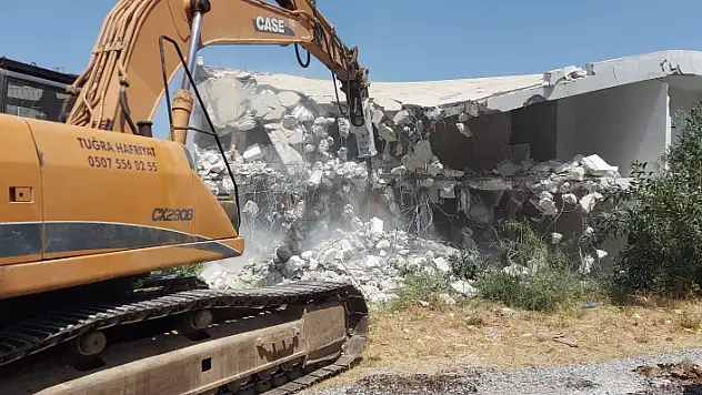 Bodrum Güvercinlik Mahallesindeki Bir Kaçak Yapı Yıkıldı