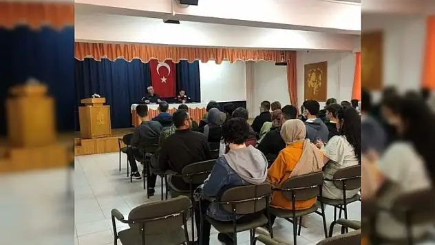 Köyceğiz Anadolu İmam Hatip Lisesi Jandarmayı Konuk Etti