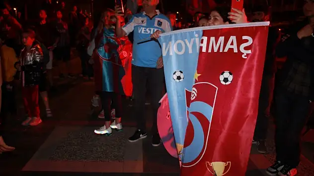 Marmaris'te Trabzonspor'un Şampiyonluğu Coşkuyla Kutlandı