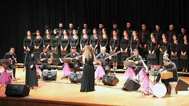 Muğla Sıtkı Koçman Üniversitesi'nde Türkü Resitali