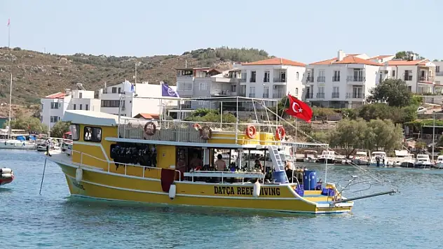 Datça'da Doğaseverler Deniz Dibi Temizliği Gerçekleştirdi