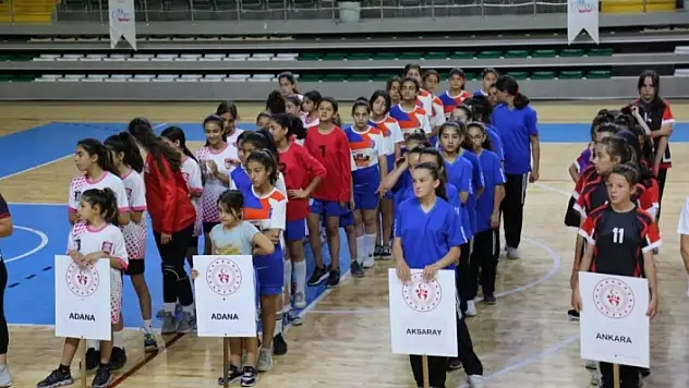 Hentbol Küçük Kızlar ve Erkekler Türkiye Şampiyonası Heyecanı Muğla'da Başladı