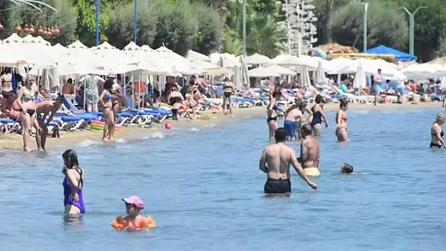 Ege'nin Turizm İlçelerinde 'Tatilci' Bereketi