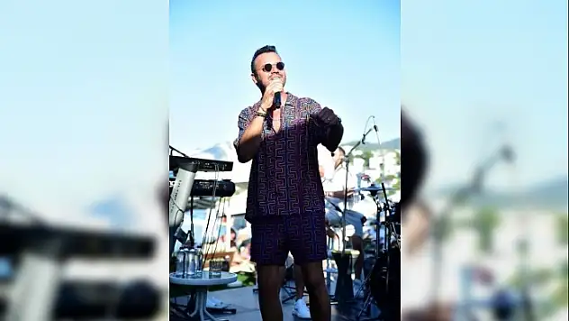Deha Bilimlier, Yalikavak'taki Happy Hour'da Sahne Aldı