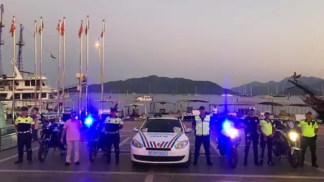 Jandarma, Marmaris'te Emniyet Kemerinin Önemini Anlattı