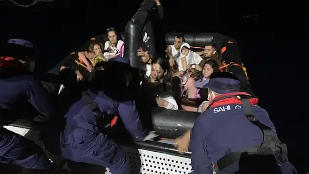 Marmaris'te 13 Düzensiz Göçmen Kurtarıldı