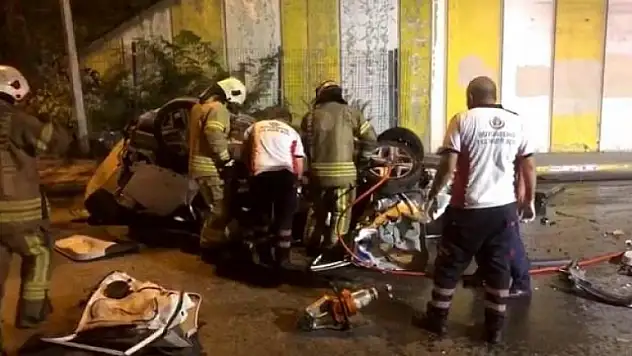 Refüje Çarpan Otomobil Köprüden Aşağı Uçtu: 1 Kişi Hayatını Kaybetti