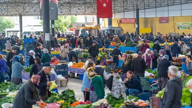 Milas Belediyesi'nin Yüzde 50 Hibeli Dağıttığı Fidelerin İlk Ürünleri Pazarda Satışa Çıktı