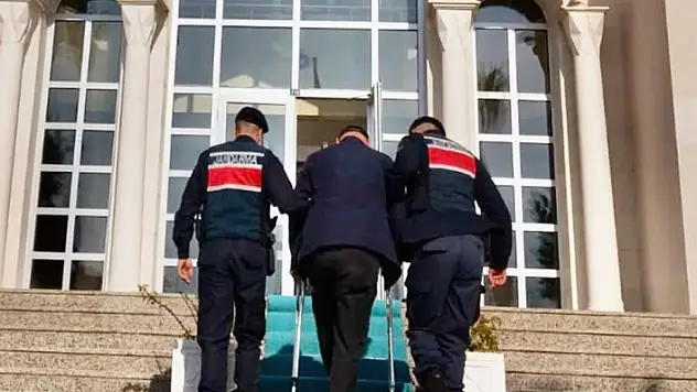 MUĞLA'DA JASAT TARAFINDAN GÖZALTINA ALINAN 49 KİŞİDEN 27'Sİ TUTUKLANDI