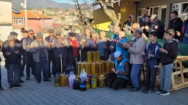 YATAĞAN'DAKİ ÜRETİCİLER ZEYTİNYAĞLARINI DEPREM BÖLGESİNE GÖNDERDİ