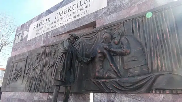 MENTEŞE'DEKİ SAĞLIK EMEKÇİLERİ HEYKELİ AÇILDI