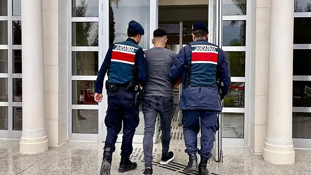 JASAT TİMLERİ SEYDİKEMER'DE HAPİS CEZASI BULUNAN ŞAHSI YAKALADI