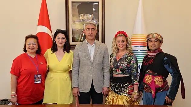 MARMARİS BELEDİYESİ GALART EKİBİ VE DANSÇILARINI KONUK ETTİ
