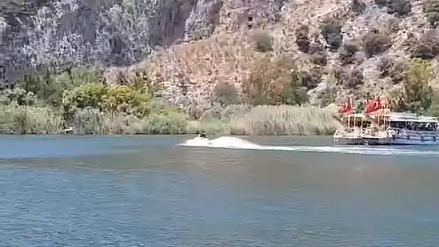 DALYAN KANALINDA JET SKİ KULLANAN TATİLCİYE YASAL İŞLEM YAPILDI
