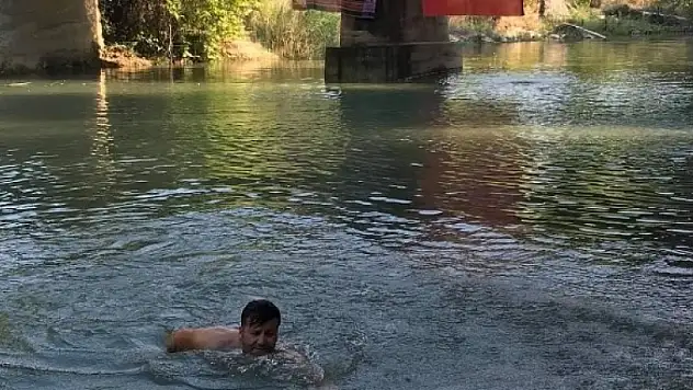 DOĞAL YÜZME HAVUZU MAHALLELİNİN İLGİ ODAĞI OLDU