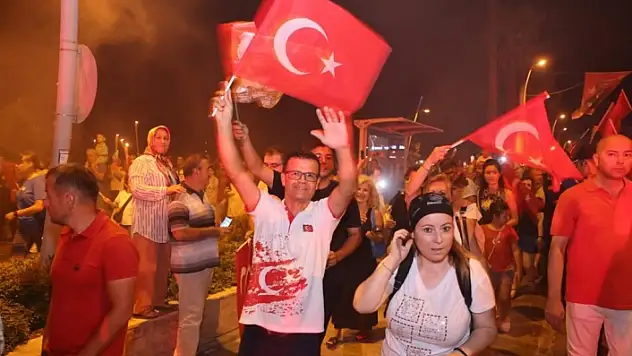MARMARİS HALKI UNUTULMAZ BİR KONSER GEÇİRDİ