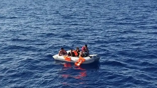MARMARİS AÇIKLARINDA 34 DÜZENSİZ GÖÇMEN YAKALANDI!