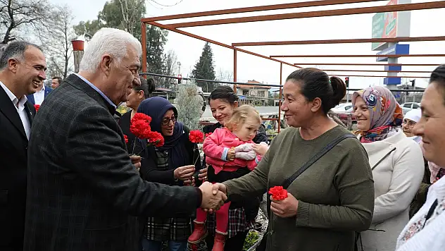 GÜRÜN, BEYOBASI'NDA ÇİÇEKLERLE KARŞILANDI