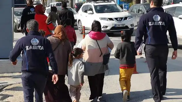 Bodrum'da dilencilik yapan 7'si çocuk 13 Suriyeli yakalandı