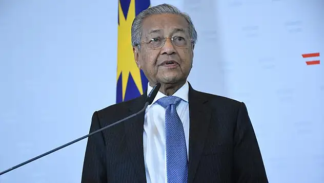 Malezya Başbakanı Mahathir: İsrail insan haklarına karşı çok eylemde bulundu
