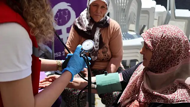 Menteşe Belediyesi ücretsiz sağlık taramalarını ve eğitimlerini sürdürüyor