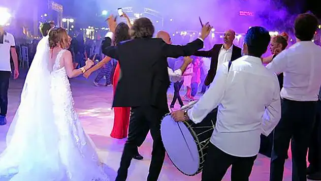 Menteşe'de mahkeme kararıyla düğünlere park yasağı