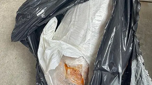 Menteşe Otogarı'nda etiketsiz tavuk döner ele geçirildi