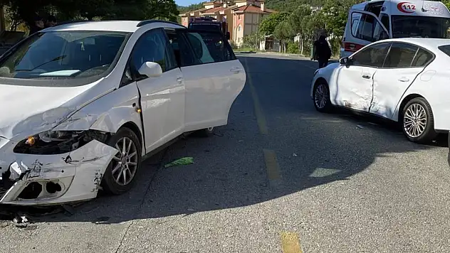 Menteşe TOKİ'de trafik kazası: 6 yaralı