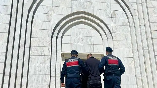 Milas'ta 3 ayrı suçtan aranan şahıs yakalandı