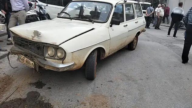 Muğla'da çalıntı araçla kaza yapan sürücüyü vatandaşlar yakaladı