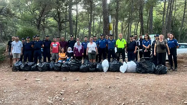 Muğla Ula'da orman yangınlarına karşı çevre temizliği etkinliği yapıldı