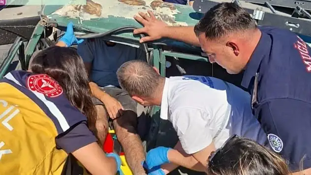 Ortaca'da trafik kazası: Araca sıkışınca itfaiye ekipleri kurtardı