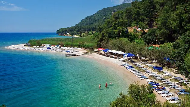 Sıcaklar planları değiştirdi! Muğla'da denize girişler akşama kaldı