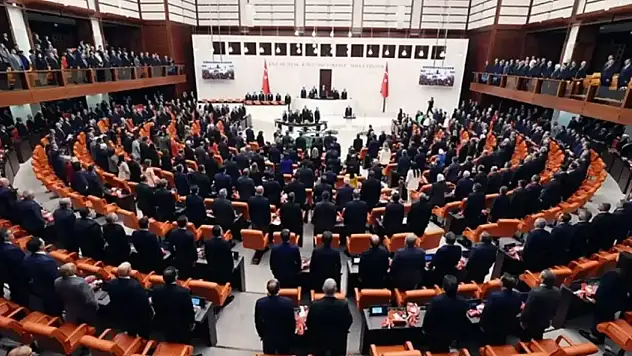 TBMM'de 'Terörsüz Türkiye' zirvesi! Kurtulmuş, siyasi parti temsilcileri ile buluştu