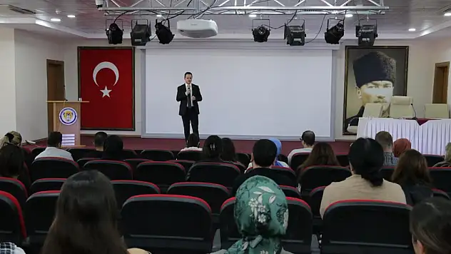 MUĞLA İL MİLLİ EĞİTİM MÜDÜRÜ 'EMRE ÇAY' ADAY ÖĞRETMENLERLE BULUŞTU