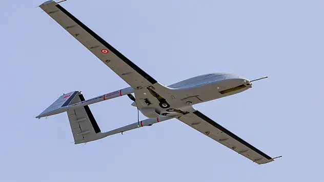 BAYRAKTAR TB-3 SİHA İLK KEZ İNİŞ TAKIMLARINI KAPATTI
