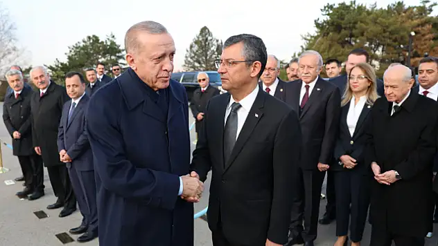 CUMHURBAŞKANI ERDOĞAN VE CHP LİDERİ ÖZEL İLK KEZ ANITKABİR'DE BİRARAYA GELDİ